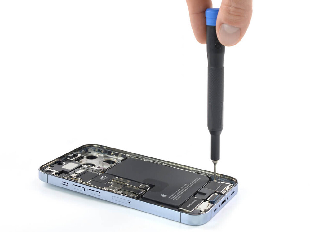 Замена нижнего (полифонического) динамика iPhone 13 Pro Max