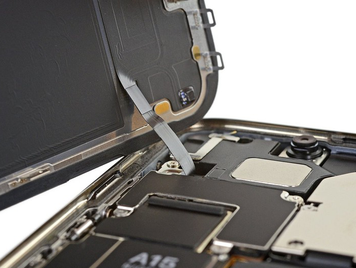 Перепайка и замена Аудиокодека iPhone 13
