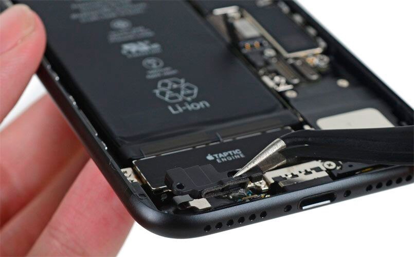 Замена нижнего шлейфа: микрофон, разъём зарядки iPhone 6S Plus