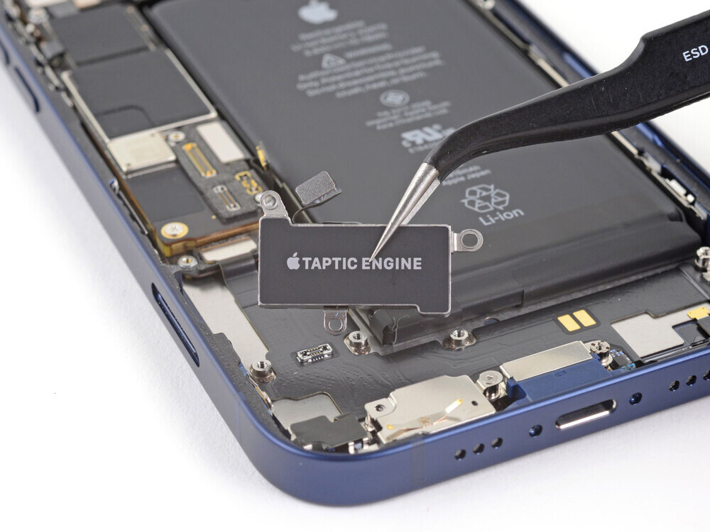 Замена вибромотора iPhone 13 mini