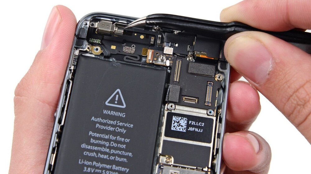 Замена вибромотора iPhone SE