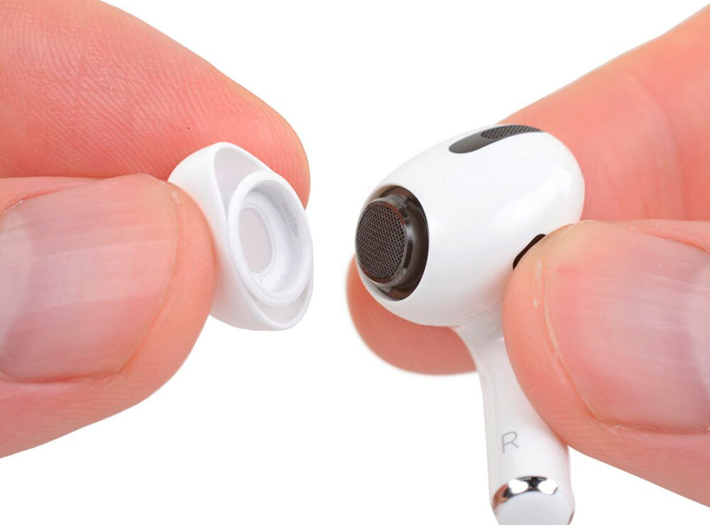Чистка AirPods Pro