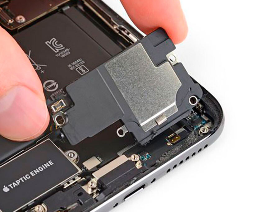 Замена нижнего (полифонического) динамика iPhone XS