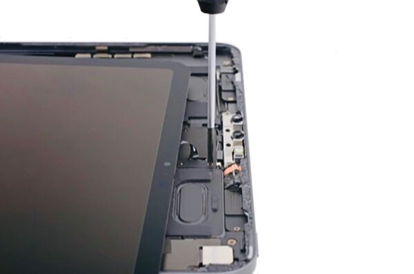 Замена микрофона Apple iPad Pro 11" 2018 (A1934/A1979/A1980/A2013)