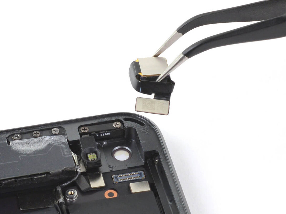 Замена задней камеры (оригинал) Apple iPad Mini 5 (A2124/A2125/A2126/A2133)