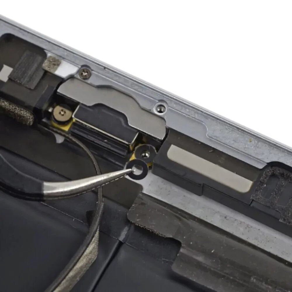 Замена нижнего шлейфа: разъем зарядки Apple iPad Pro 11" M2 2022 (A2435/A2759/A2761/A2762)
