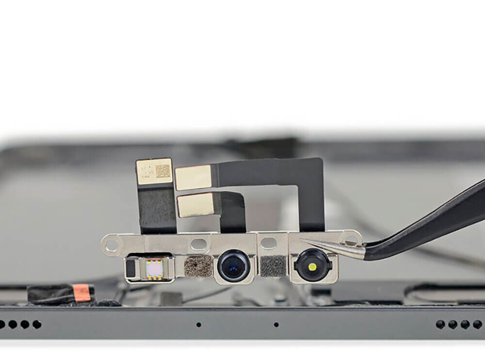 Замена передней камеры Apple iPad Pro 11" M2 2022 (A2435/A2759/A2761/A2762)