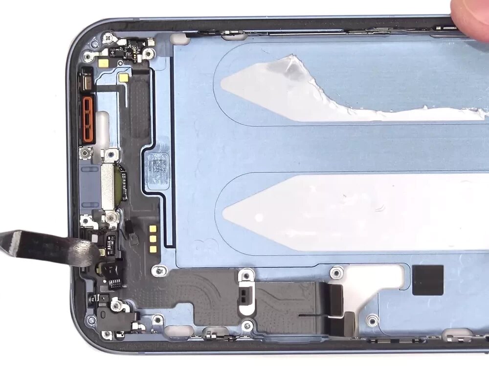 Замена нижнего шлейфа: микрофон, разъём зарядки iPhone 14 Plus