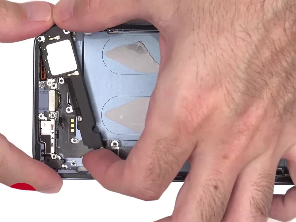 Замена нижнего (полифонического) динамика iPhone 14 Plus