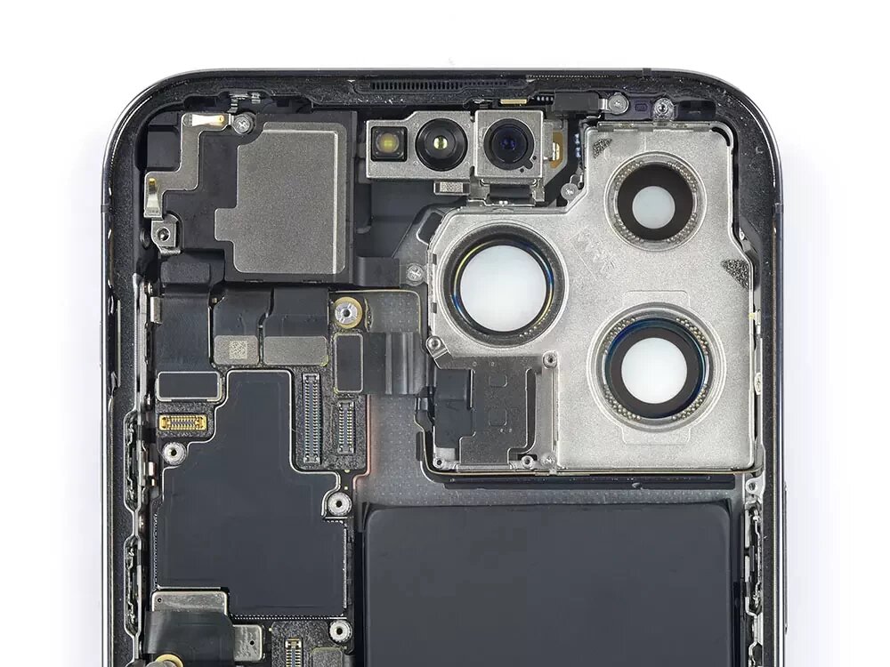 Замена стекла задней камеры iPhone 14 Pro Max