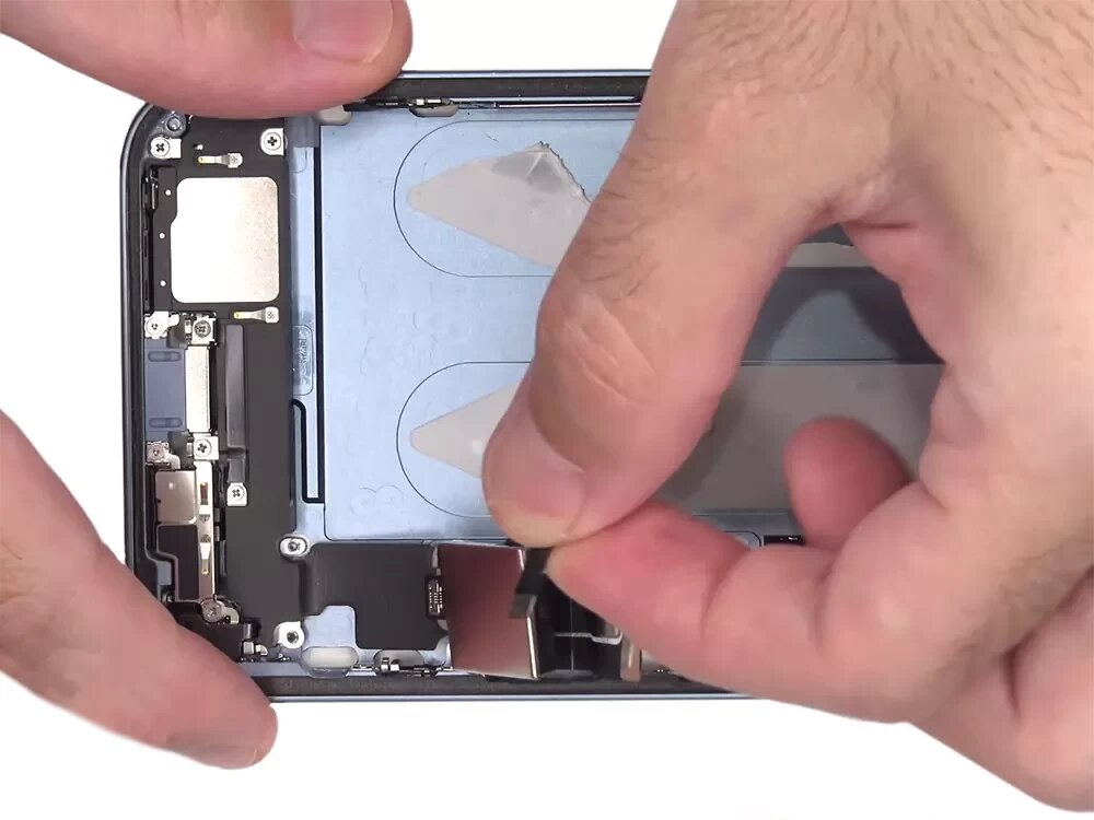 Замена вибромотора iPhone 14 Plus