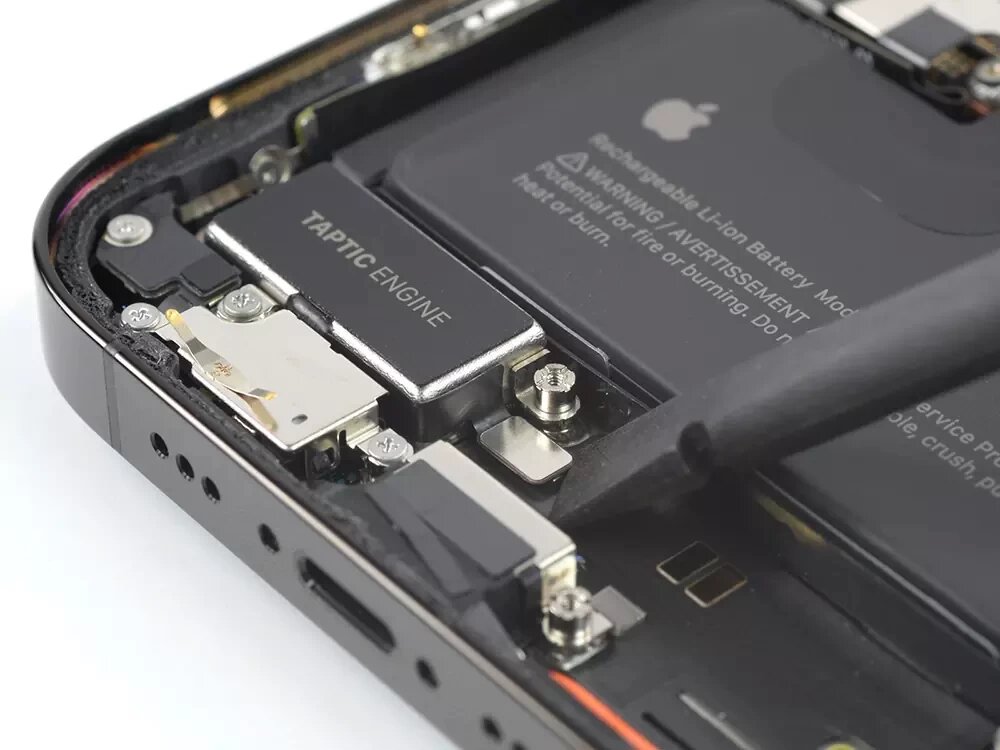 Замена вибромотора iPhone 14 Pro