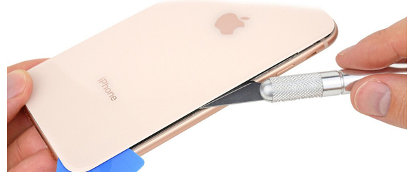 Замена заднего стекла корпуса iPhone 8, С чем проблема?: Замена заднего стекла корпуса iPhone 8