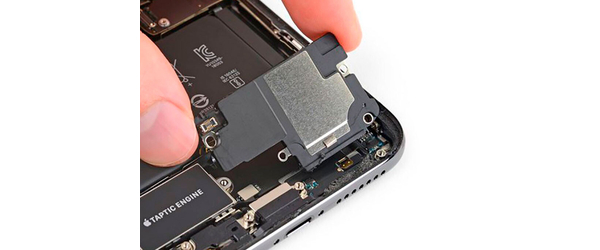 Замена нижнего (полифонического) динамика iPhone XS, С чем проблема?: Замена нижнего (полифонического) динамика iPhone XS