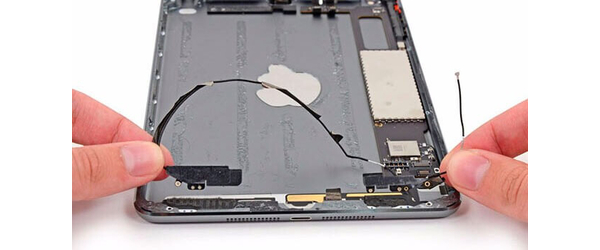 Замена антенны Wi-Fi Apple iPad Pro 12.9" 2015 (A1584/A1652), С чем проблема?: Замена антенны Wi-Fi Apple iPad Pro 12.9" 2015 (A1584/A1652)