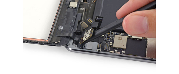Замена передней камеры Apple iPad Mini 4 (A1538/A1550), С чем проблема?: Замена передней камеры Apple iPad Mini 4 (A1538/A1550)