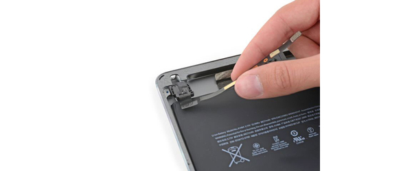 Замена аудио-разъема Apple iPad Pro 12.9" 2017 (A1670/A1671/A1821), С чем проблема?: Замена аудио-разъема Apple iPad Pro 12.9" 2017 (A1670/A1671/A1821)