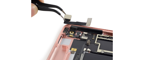 Замена задней камеры (оригинал) Apple iPad 9.7" 2017, С чем проблема?: Замена задней камеры (оригинал) Apple iPad 9.7" 2017