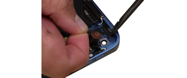 Замена задней камеры (оригинал) Apple iPad 10 10.9" 2022 (A2696/A2757/A2777), С чем проблема?: Замена задней камеры (оригинал) Apple iPad 10 10.9" 2022 (A2696/A2757/A2777)