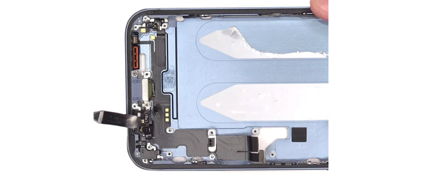 Замена нижнего шлейфа: микрофон, разъём зарядки iPhone 14 Plus, С чем проблема?: Замена нижнего шлейфа: микрофон, разъём зарядки iPhone 14 Plus