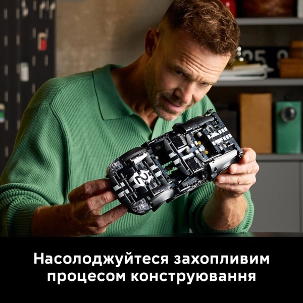 Конструктор LEGO® Technic Автомобіль для перегонів Ford GT40 MKII 1966 року (42223), зображення 6