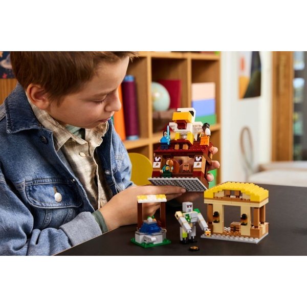 Конструктор LEGO® Minecraft Напад на село з повітряною кулею Ґаст (21273), зображення 5