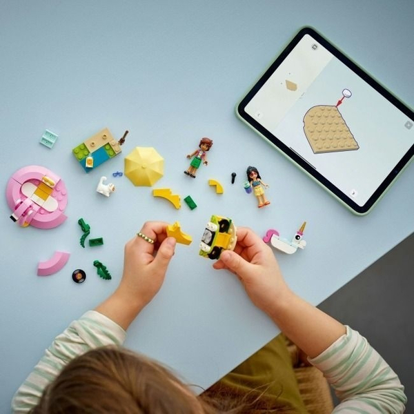 Конструктор LEGO® Friends Вечірка єдинорога та фламінго біля басейну (42658), зображення 7